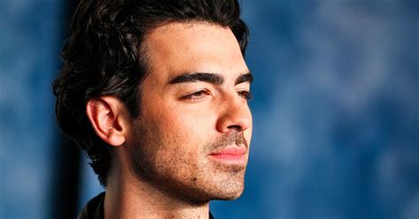 Joe Jonas tells fans not to believe anything if you don’t hear it。